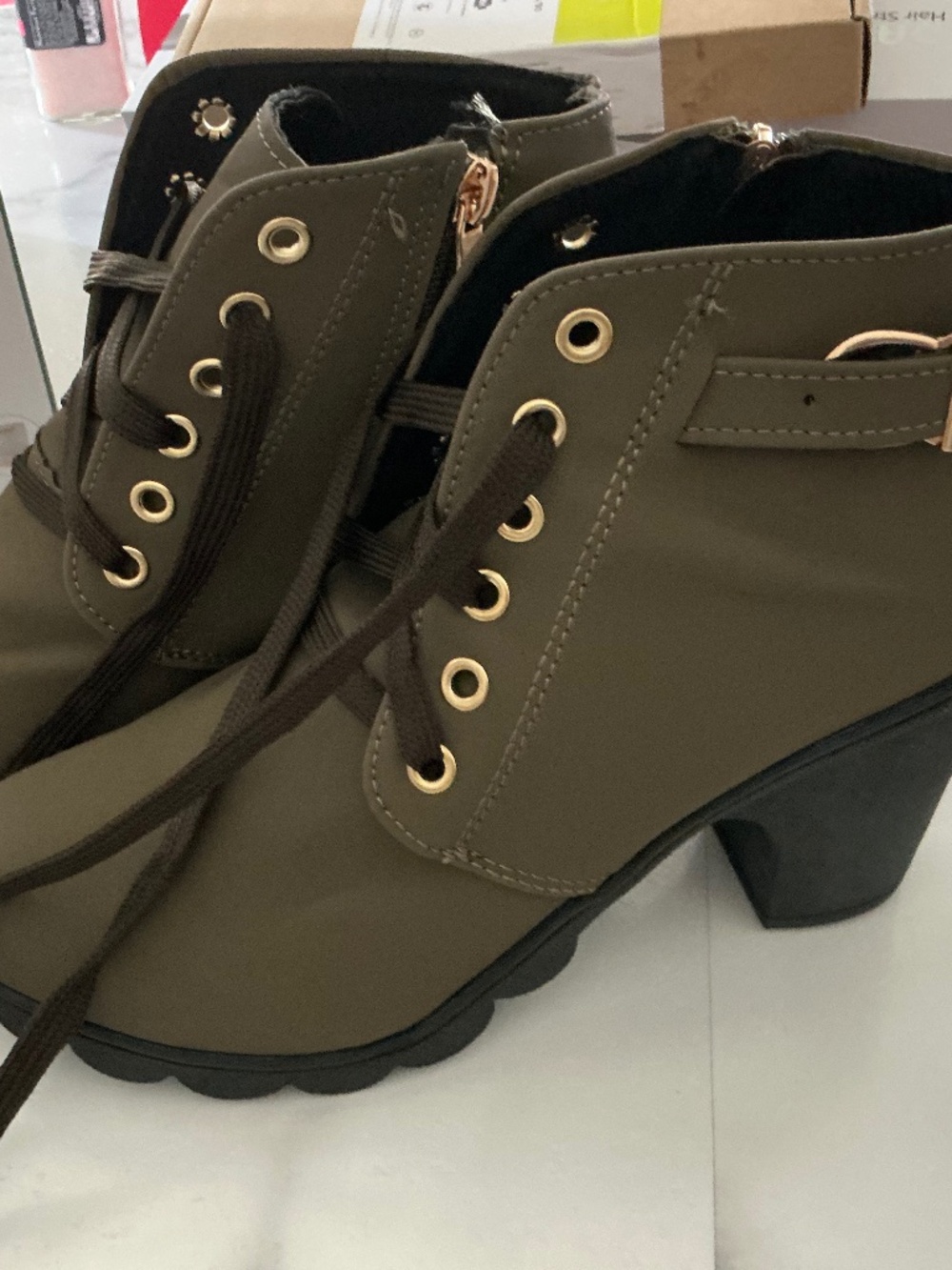 Very nice Olive colored ankle boots!